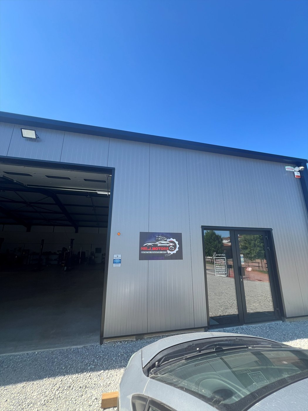 Le bâtiment de l'atelier NEJ Motors